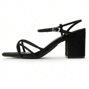 Women’s Black Heels NWT